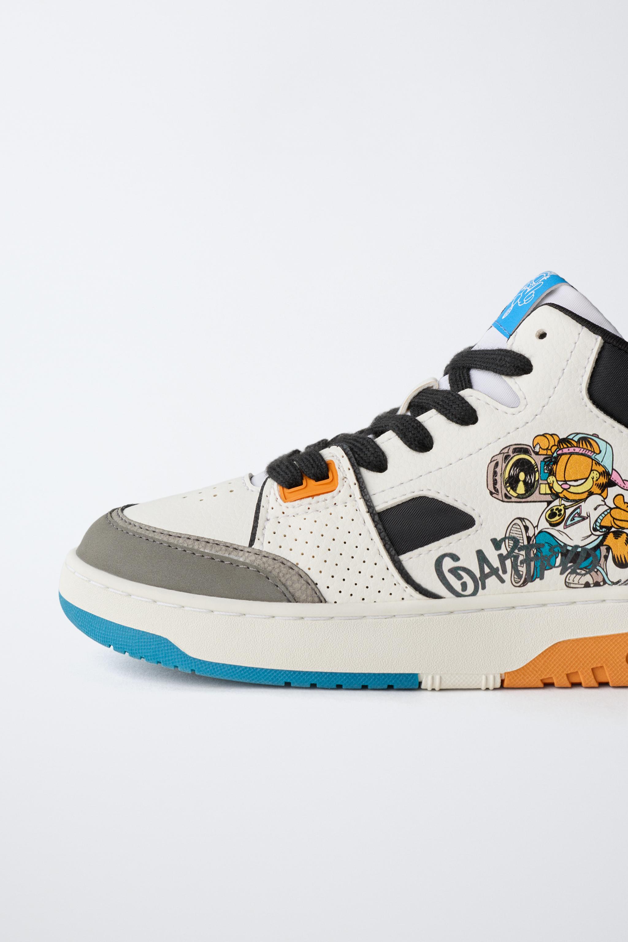GARFIELD © PAWS INC HIGH TOP SNEAKERS